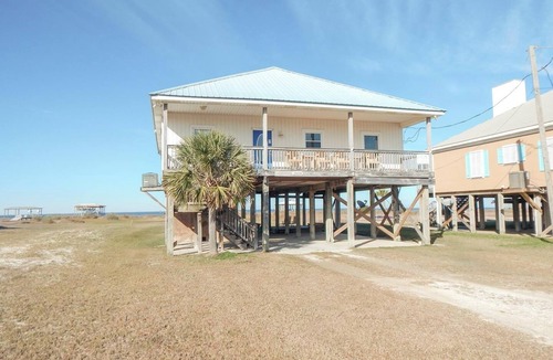 Dauphin Island House | Beautiful 3BR/2BR Getaway that has a gorgeous bay view!