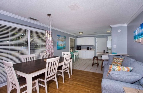 Fort Walton Beach House | Beautiful 4BR Home in FWB | Fenced Yard | Pet Friendly | 10 Minutes to Okaloosa Island & Beaches