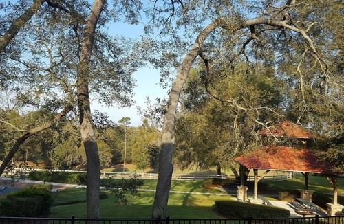 Plymouth House | Beautiful 5br 4bath, sleeps 14: Wekiva Springs, Disney, Universal & Antiques.