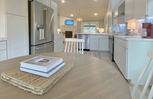 Fernandina Beach Cottage | Beautiful beach cottage 1/2 mile to the Sandy Shore!