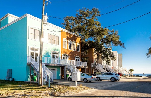 Mississippi City House | Beautiful Biloxi Beach View in this Family sized townhome!