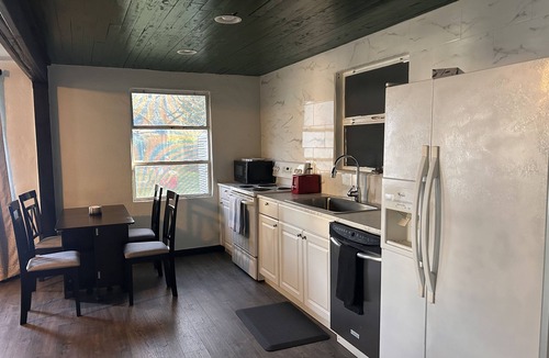 Ozark House | Beautiful Bungalow - 20 mins from Fort Rucker