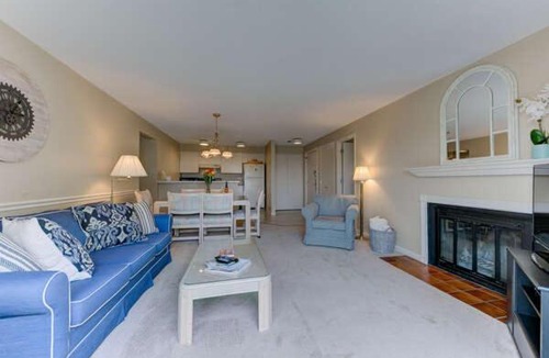 Acme House | Beautiful Comfy 2 Bedroom Golf Course Condo