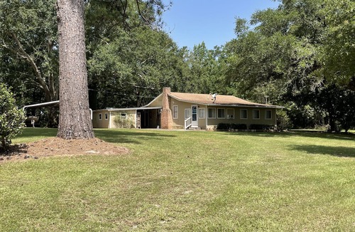 Milam House | Beautiful Country Home on 11 Acres Near Toledo Bend Lake.