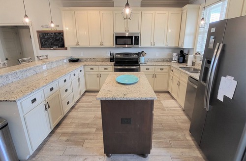 Dauphin Island House | Beautiful Gulf 4 BR/4 Bath, High End Furnishings w/Beach Gear and 2 Kayaks!