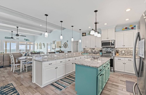 Dauphin Island House | Beautiful Gulf Front Home with plenty of room for your Family. Enjoy the Gulf!