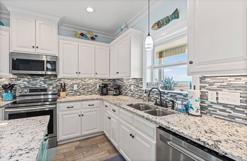 Dauphin Island House | Beautiful Gulf Front Home with plenty of room for your Family. Enjoy the Gulf!
