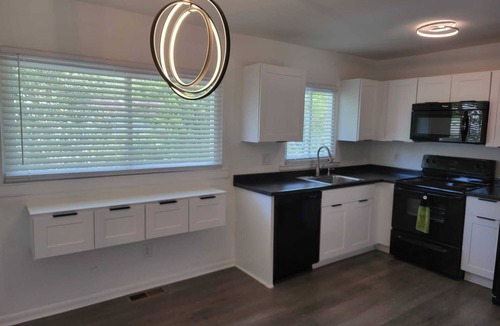 Gracewood House | Beautiful Home looking for the right tenant, Great for Student or Travel Nurse.