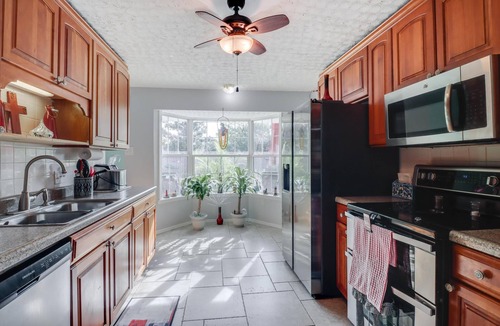 Long Beach House | Beautiful Home with Pool & Sauna, Close to Beaches - Sleeps 10