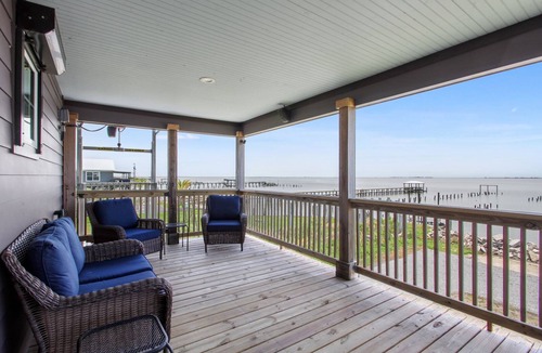 Lake Catherine House | Beautiful Lake House w/Private Pier & Dock, Kayaks, Fishing + Crabbing Gear