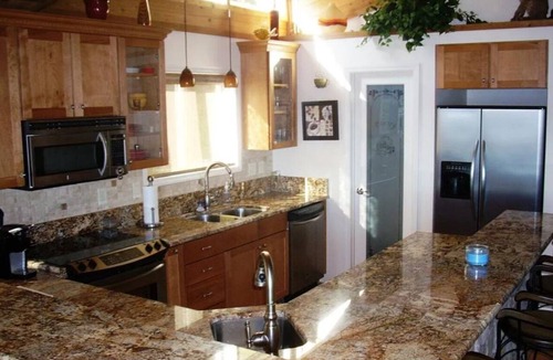 Pomona Park House | Beautiful Lake House house in charming Pomona Park with WiFi, AC