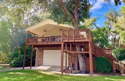 Pomona Park House | Beautiful Lake House house in charming Pomona Park with WiFi, AC