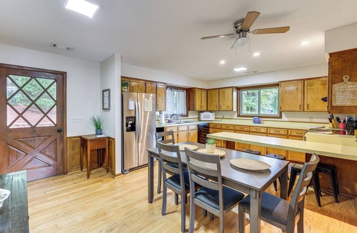 Jacksons' Gap Cabin | Beautiful Lakefront Home with Plenty of Space!