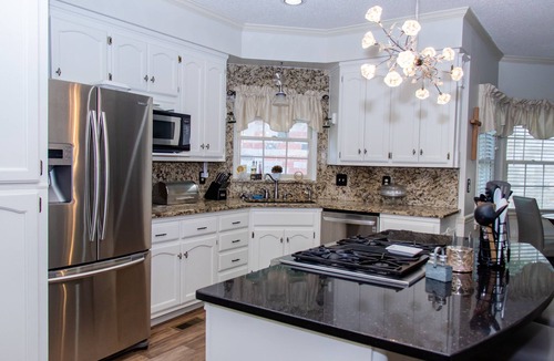 Tuscaloosa House | Beautiful Lakefront View with FULLY EQUIPPED HOME GYM! Only 8.6 mi from the UA!
