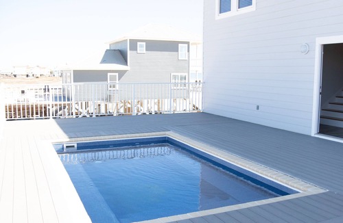 Southpointe House | Beautiful open floor plan. HEATED POOL
