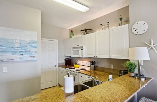 Frangista Beach Condo | 🌊Beautiful Peek of the Gulf~Pools~Walk2Beach~On the Beach🌊