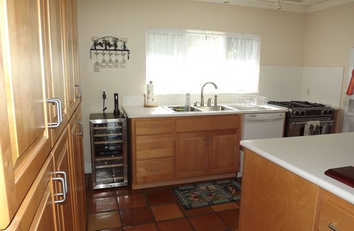 East Palatka House | Beautiful St. Johns River Home. Walk To Town-Bring Your Boat Or Jetski!
