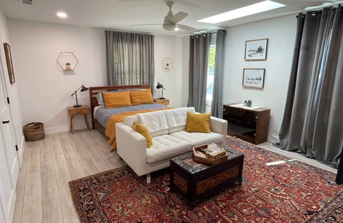Orange Park Apartment | Beautiful Studio with Kitchenette close to Mayo Clinic JAX