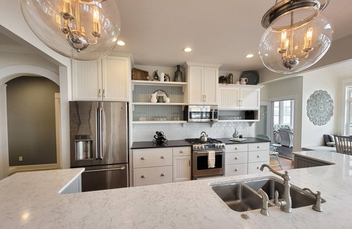 Coldwater House | Beautiful Sunset Views on Coldwater Lake!