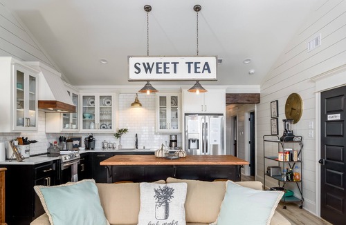 Jarreau House | Beautiful Townhome on False River