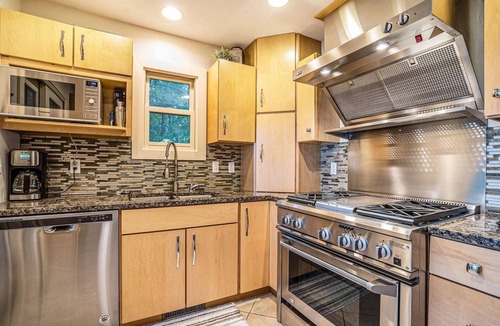 Mayfield House | Beautiful Traverse City Lakehouse - pets allowed