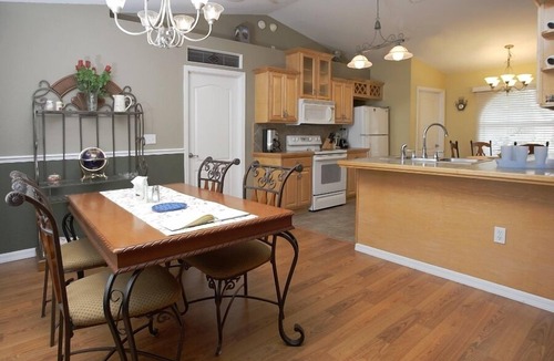 Candler House | Beautiful Vacation home w/Heated Pool at Ocala National Forest, Florida