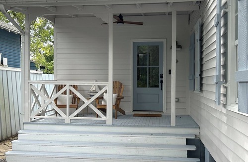 Old Town House | Beautifully Renovated 3-bedroom cottage in Old Town BSL. Close to Everything!