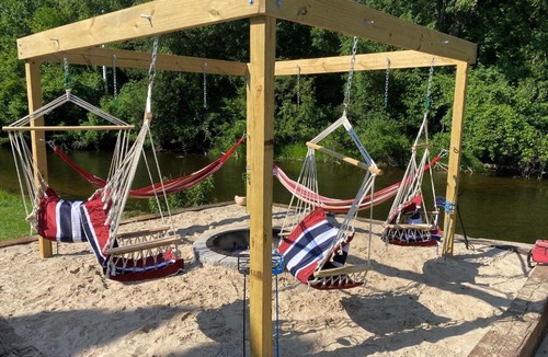Barryton House | Beaver Den Getaway On The Chippewa River