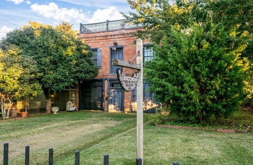 Natchez Condo | Beekman Place | 3/3, Full Kitchen, Washer/Dryer, Walk to Historic Downtown