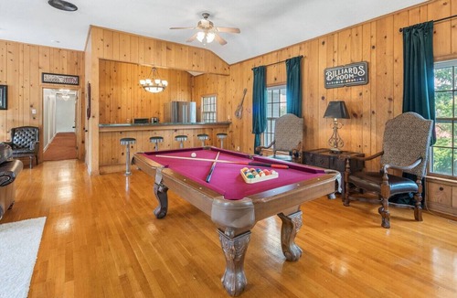 Fort Smith House | Beland Mansion Getaway – Spacious Colonial with Game Room & Lounge
