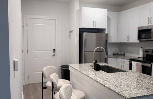 East Side Apartment | Beltline Stay Minutes from Downtown Atl, Coffee, Food & Wine