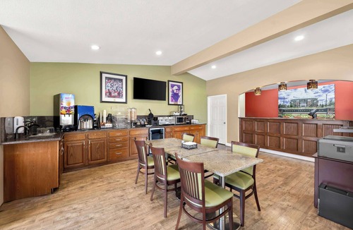 Northport Hotel | Best Western Catalina Inn