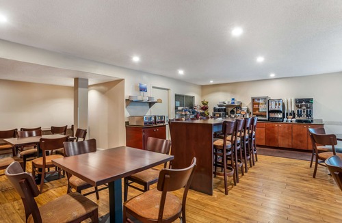 Biloxi Hotel | Best Western Oak Manor
