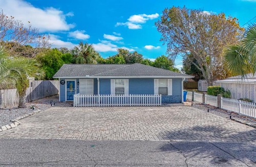 Bid-a-wee Beach House | Bid-A-Wee Breeze Making memories by the Sea