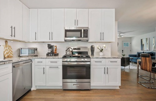 East Side House | Big City Casa | Bright & Airy Near the Best Areas
