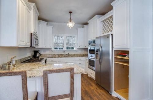 Biloxi House | Biloxi Beach House directly across from beach close to all main attractions