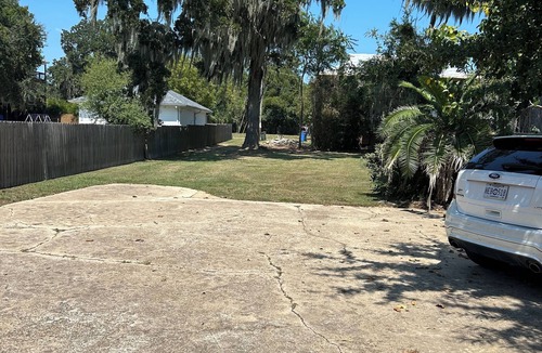 Biloxi House | Biloxi Beach House directly across from beach close to all main attractions