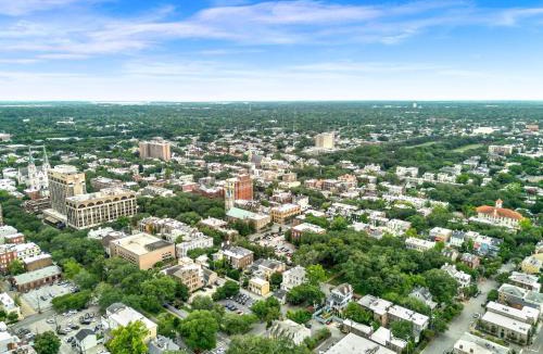 Historic Downtown Savannah House | Bird Baldwin Magnolia Suite