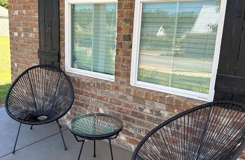 Auburn House | Blissful Abode at Farmville Lakes