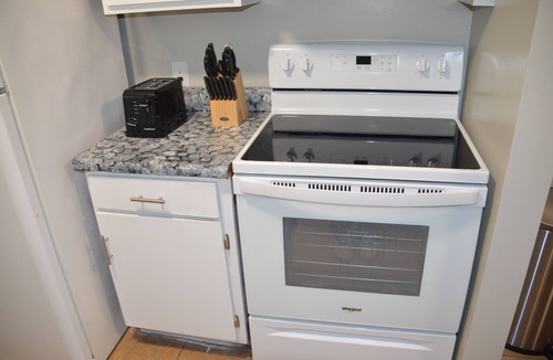 Enterprise Apartment | Blissful Bungalow- Near Ft. Novosel and shopping, Quiet, Fast WiFi