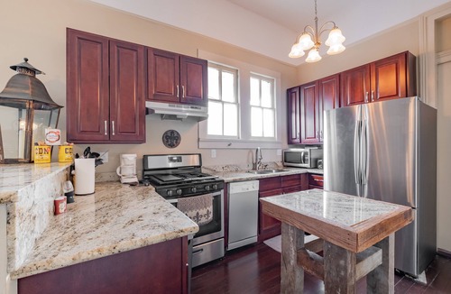 Mid-City House | Block From Streetcar To City Park, Jazz Fest, and French Quarter