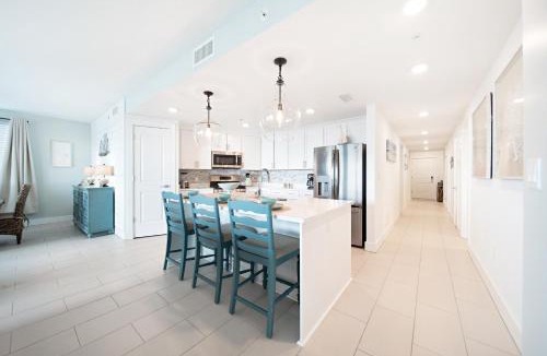Fort Walton Beach Apartment | Blu 207 - Oceanfront - Luxurious Resort - Free Beach Svc Included