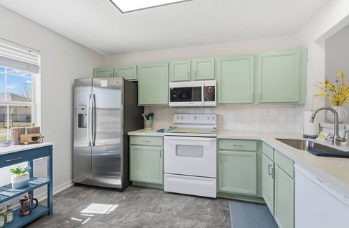 Pensacola House | Blue Angles Flyover, 7 Miles to Perdido Key, Pet Friendly!