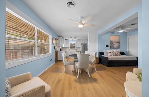 Candler House | Blue Canoe Waterfront Retreat on Lake Weir