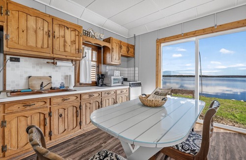 Curtis Cabin | Blue Heron Cabin 3- Charming 2 bedroom lakefront cabin in Downtown Curtis