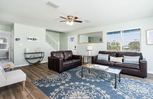 Gulf Shores Apartment | Blue Lagoon at Little Lagoon Resort by Youngs Suncoast