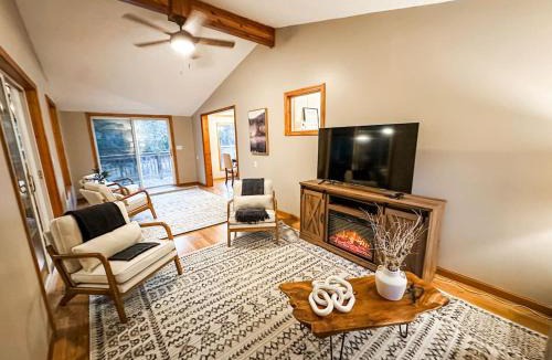 Farwell House | Blue Ribbon Cabin