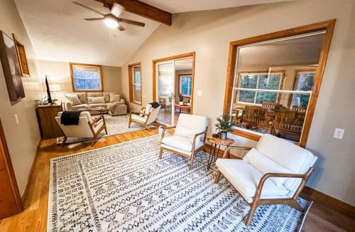 Farwell House | Blue Ribbon Cabin