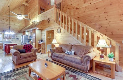 Blue Ridge House | Blue Ridge Cabin with Hot Tub, 5 Mi to Downtown!