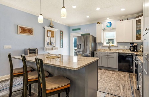 Dauphin Island House | Blue Sky Breeze - Gulf Front, Pet Friendly on the beach